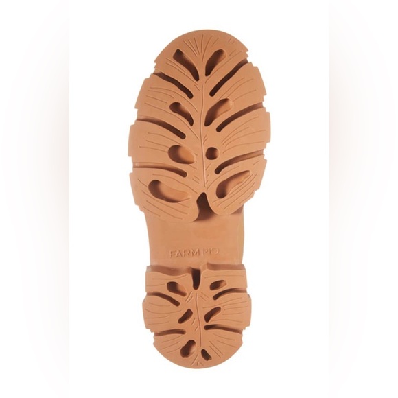 Farm Rio Lug Sole Chelsea Boot - Picture 2 of 11